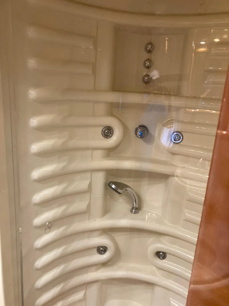 Slide: The Image of Azimut 80 2005 - 80