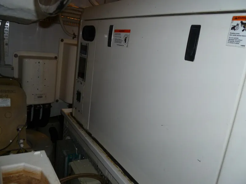 Slide: The Image of Azimut 80 2005 - 89