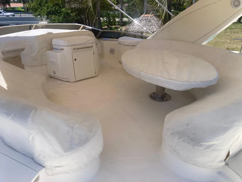 Slide: The Image of Azimut 80 Carat 2005 - 122