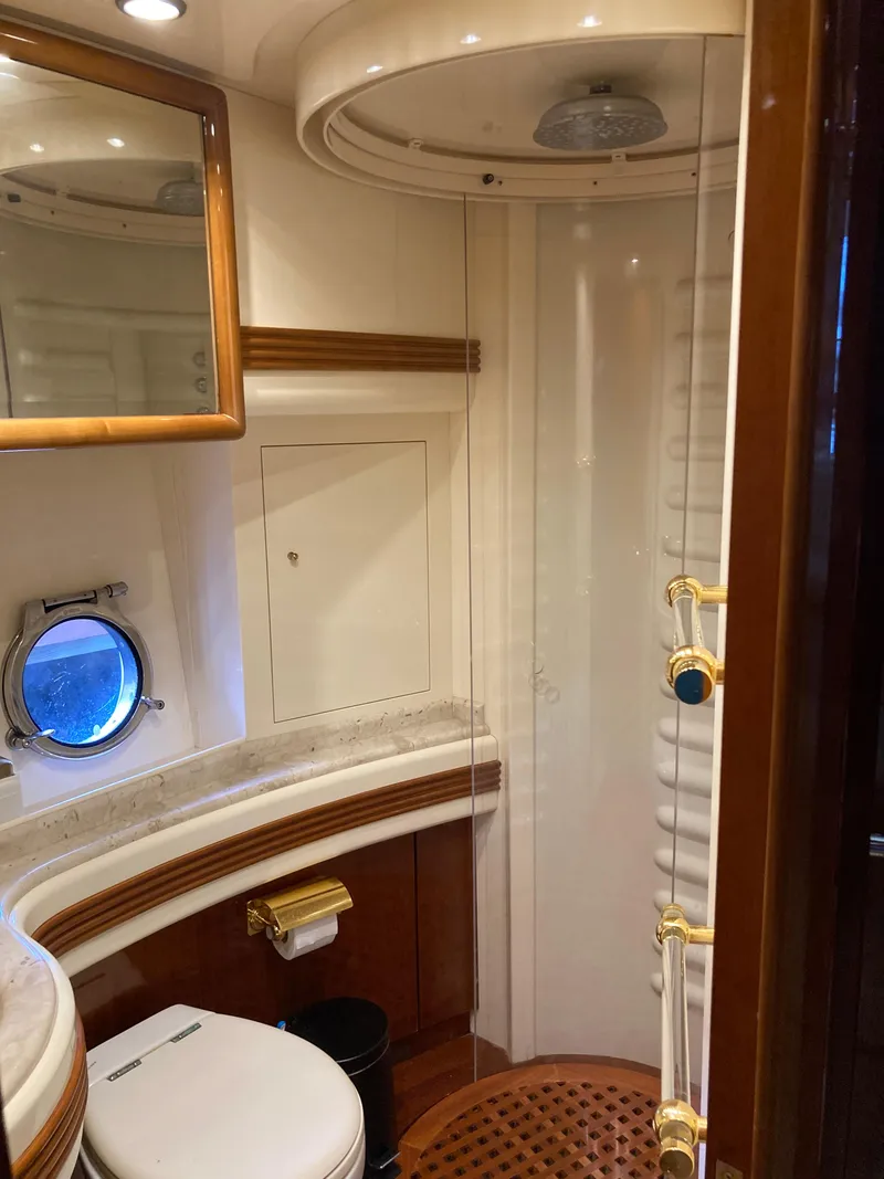 Slide: The Image of Azimut 80 Carat 2005 - 61