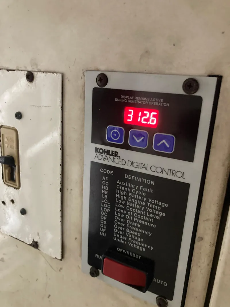 Slide: The Image of Azimut 80 Carat 2005 - 97