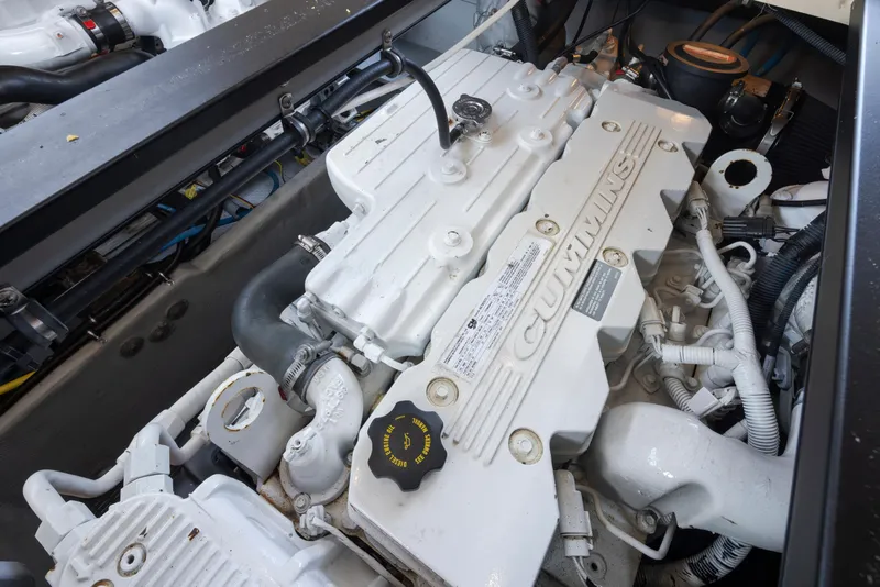 Slide: The Image of Engine compartment of a 2008 Meridian 391 Sedan with Cummins engine. - 40