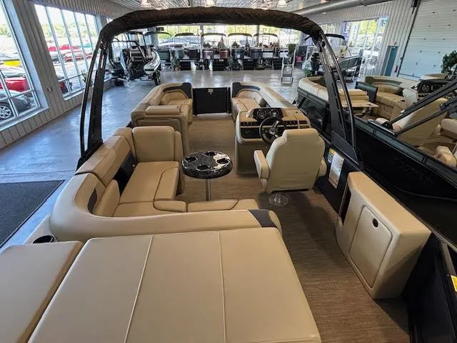 Slide: The Image of Godfrey SW2286CSE 2025 - 10