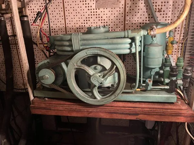 Slide: The Image of Bluewater Vagabond 47 1983 - 51