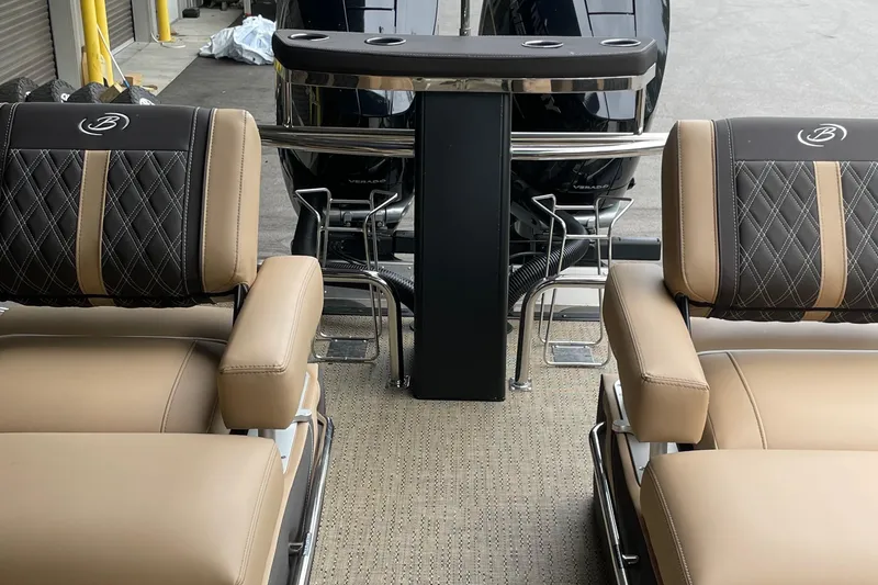 Slide: The Image of 2025 Barletta L25MAT boat interior with luxurious seating and modern design. - 10