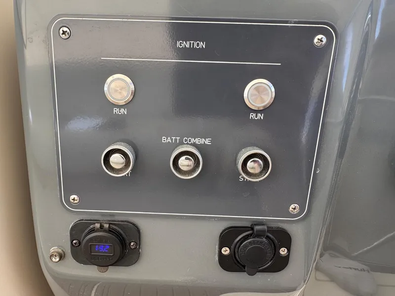 Slide: The Image of Tiara 4000 Express 1998 - 34