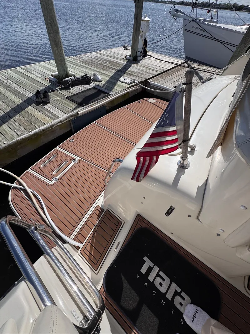 Slide: The Image of Tiara 4000 Express 1998 - 35