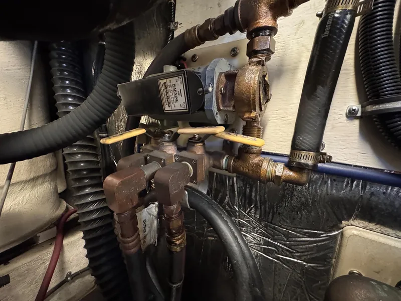 Slide: The Image of Tiara 4000 Express 1998 - 42