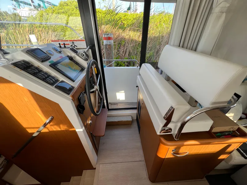 Slide: The Image of Beneteau Swift Trawler 35 2020 - 11