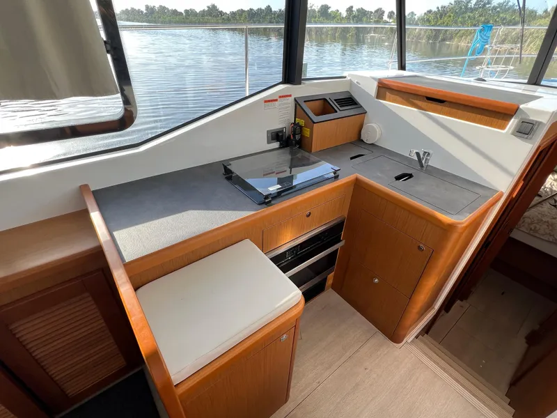 Slide: The Image of Beneteau Swift Trawler 35 2020 - 9