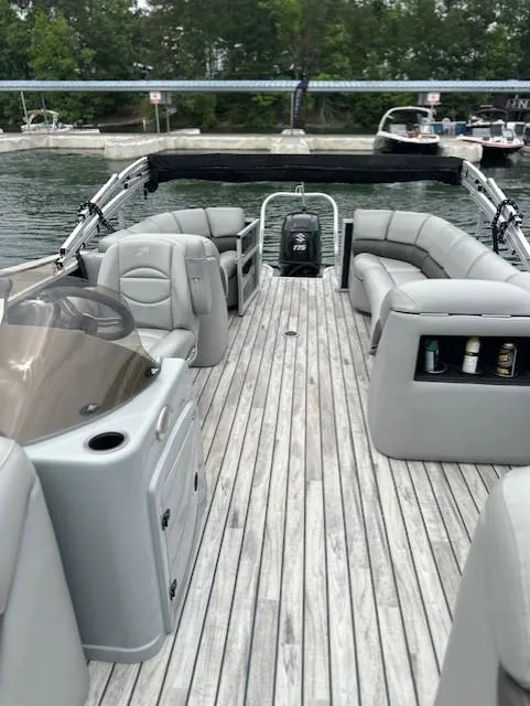 Slide: The Image of 2015 Silver Wave 230 Island CL pontoon boat with spacious seating and sleek design. - 6