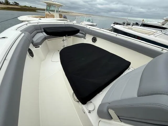 Slide: The Image of Boston Whaler 330 Outrage 2023 - 7
