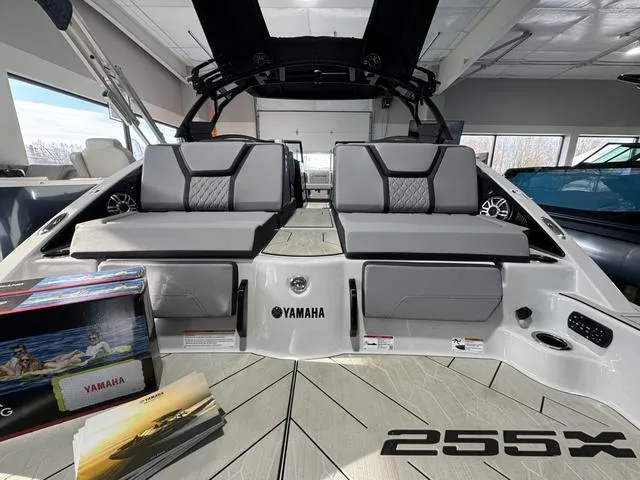 Slide: The Image of Yamaha 255 XD 2025 - 3