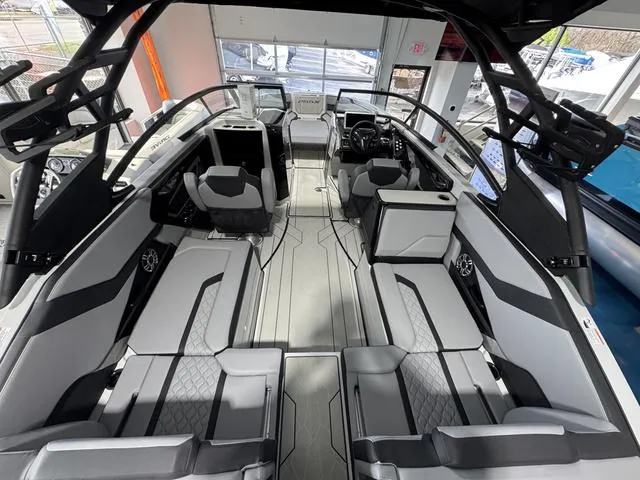 Slide: The Image of Yamaha 255 XD 2025 - 4