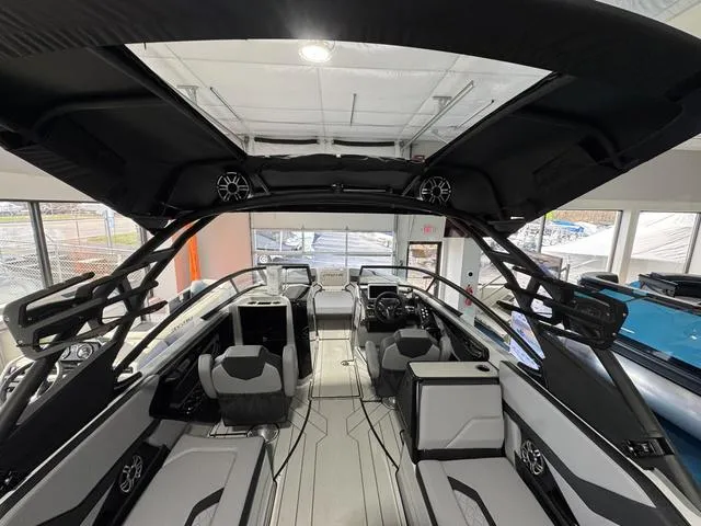 Slide: The Image of Yamaha 255 XD 2025 - 5