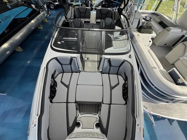 Slide: The Image of Yamaha 255 XD 2025 - 8