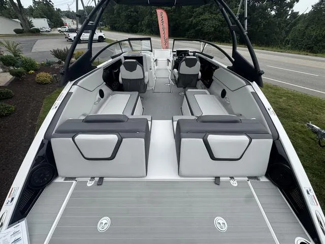 Slide: The Image of Yamaha AR250 2025 - 3