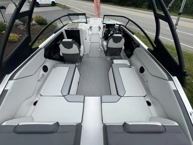 Slide: The Image of Yamaha AR250 2025 - 4