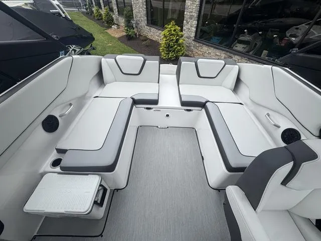 Slide: The Image of Yamaha AR250 2025 - 7