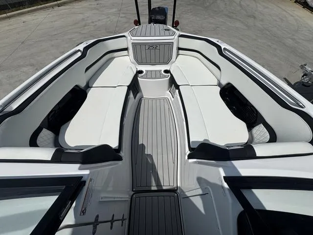 Slide: The Image of Yamaha 252 SD 2025 - 12