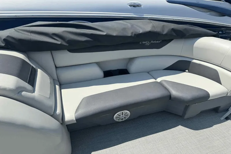 Slide: The Image of SunChaser Geneva 24LRDH 2023 - 12