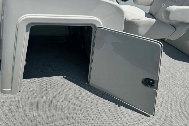 Slide: The Image of SunChaser Geneva 24LRDH 2023 - 9