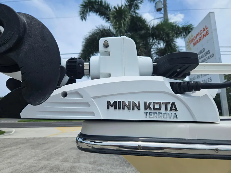 Slide: The Image of Minn Kota Terrova motor on 2011 Pathfinder 2400 Tournament Edition boat. - 22