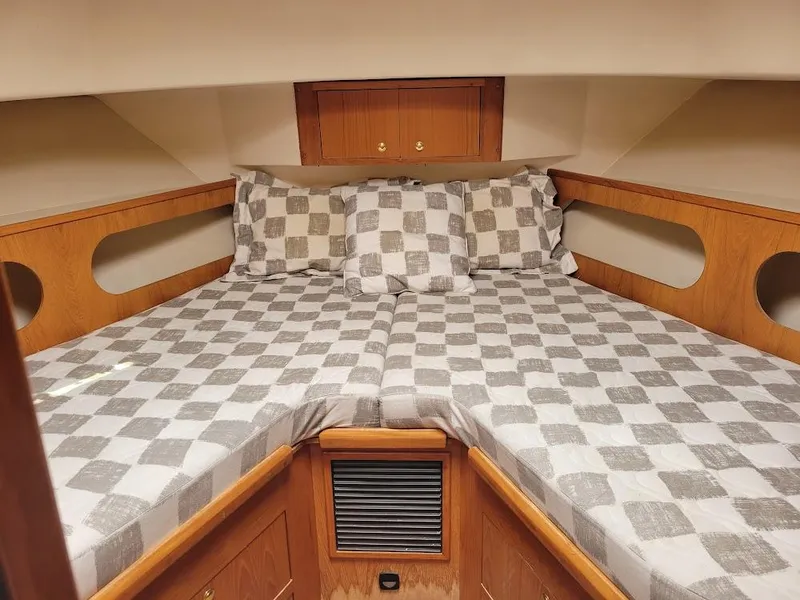 Slide: The Image of FORWARD CABIN V BERTH - 35
