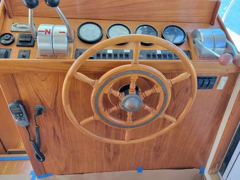 Slide: The Image of Mainship 430 Trawler 1999 - 53