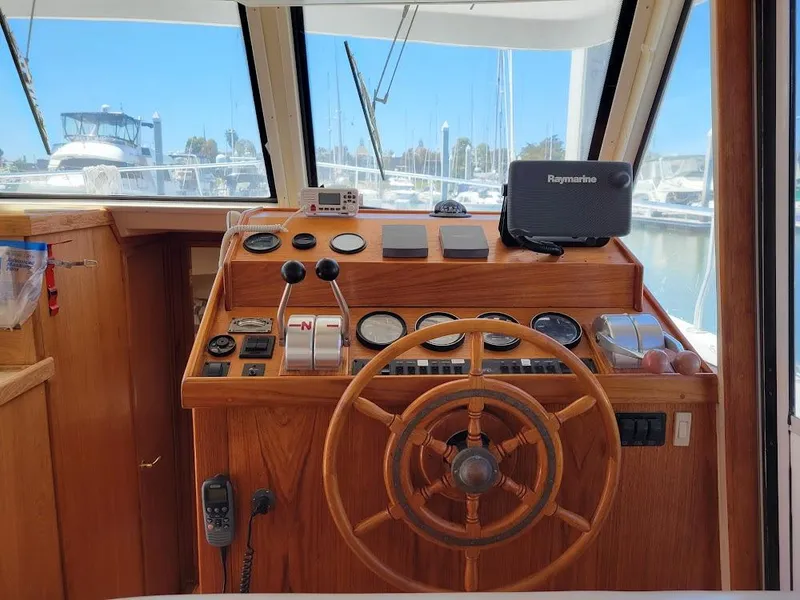 Slide: The Image of Mainship 430 Trawler 1999 - 54