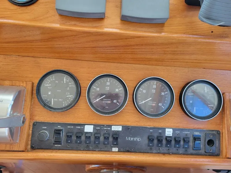 Slide: The Image of Mainship 430 Trawler 1999 - 55