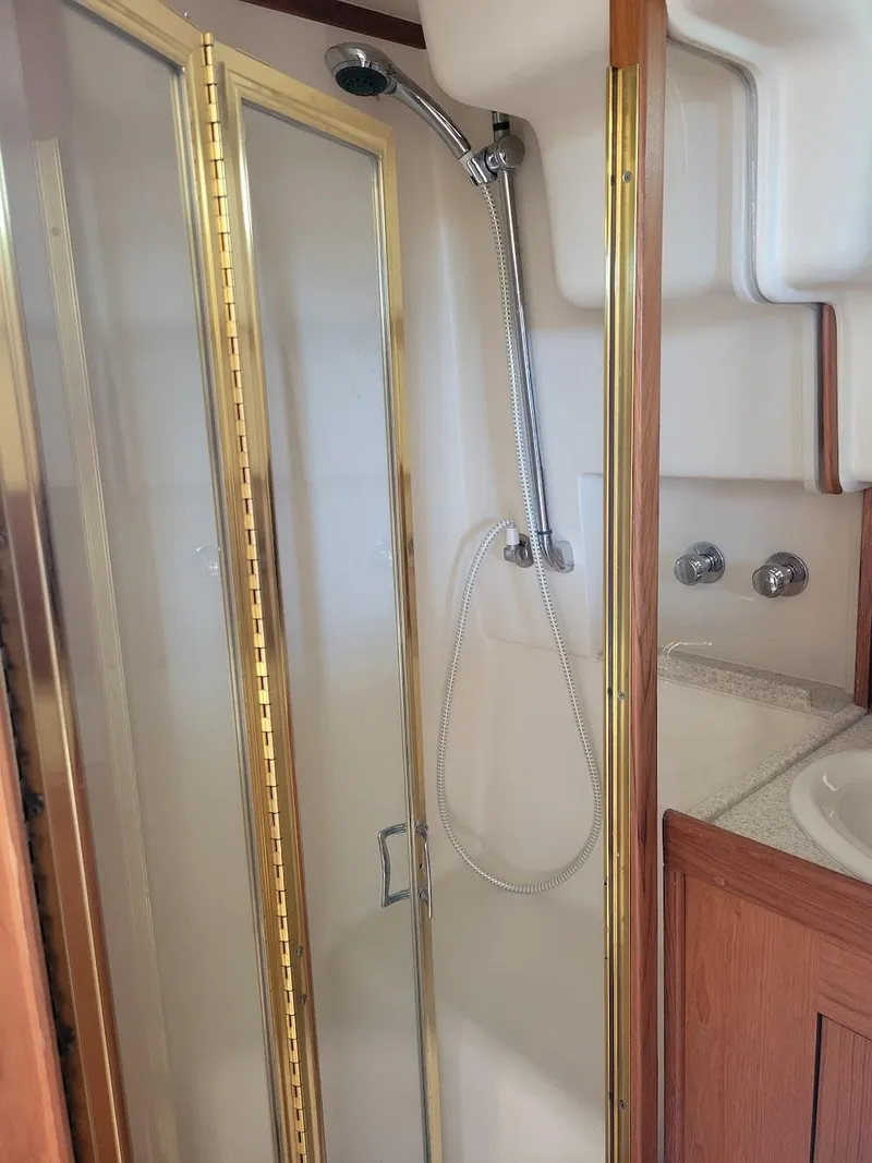 Slide: The Image of Mainship 430 Trawler 1999 - 69