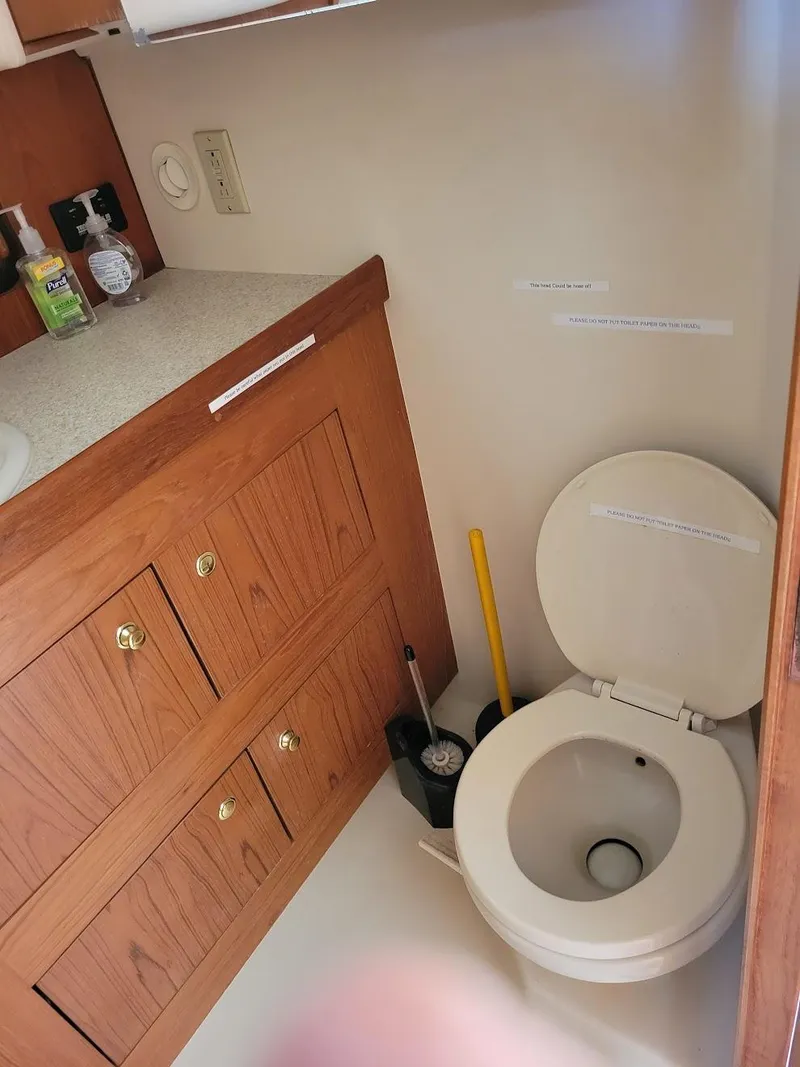 Slide: The Image of Mainship 430 Trawler 1999 - 70