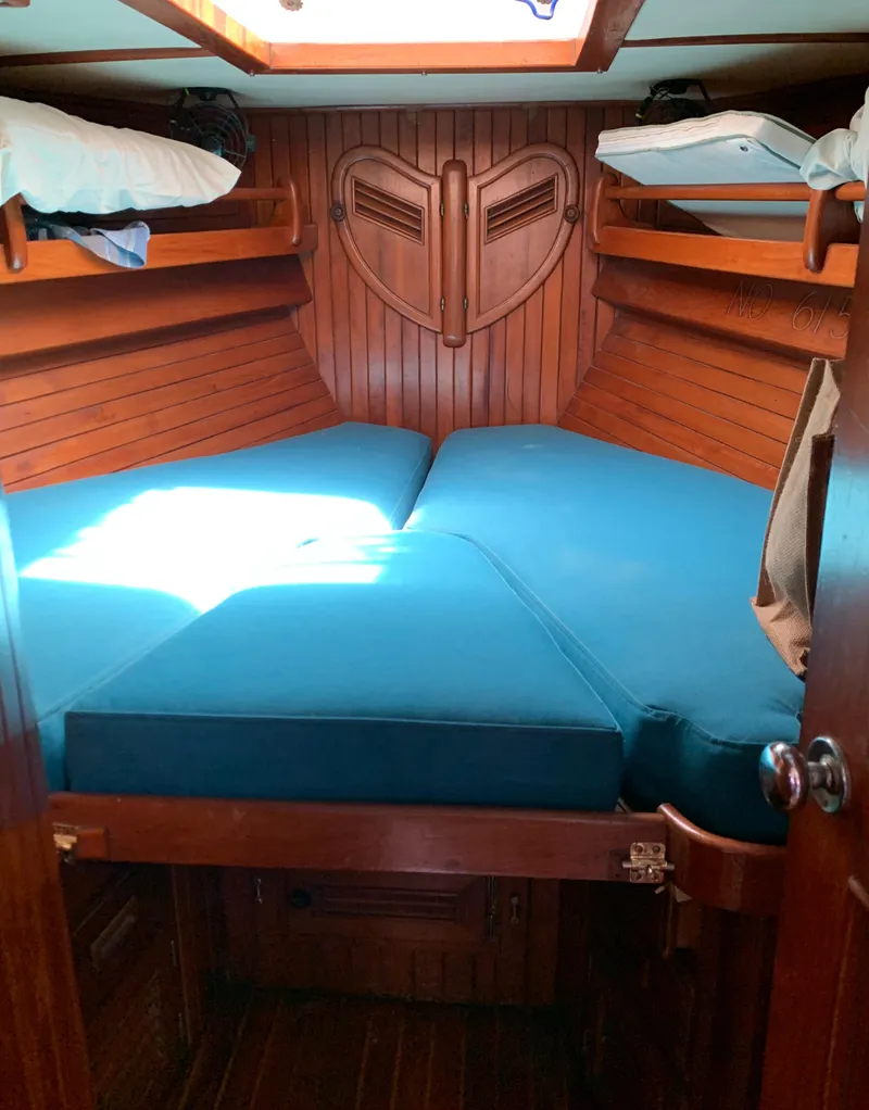 Slide: The Image of Robert Perry 41 Sloop 1979 - 53