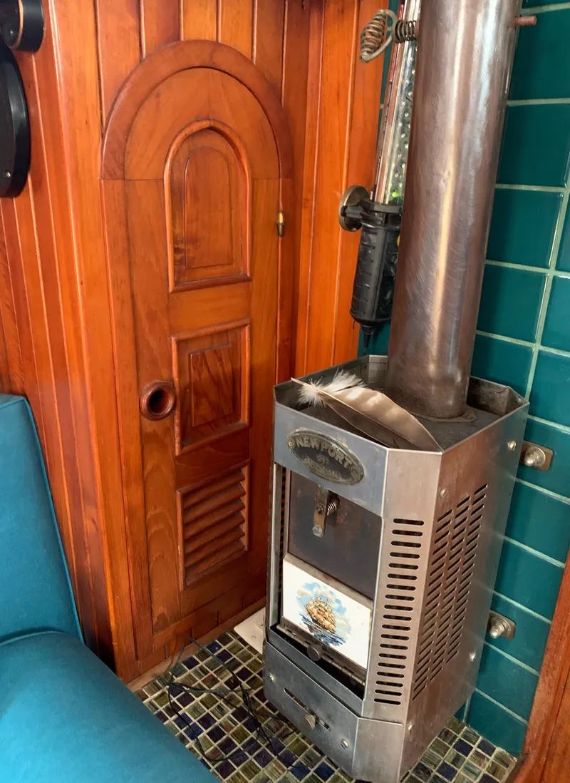 Slide: The Image of Robert Perry 41 Sloop 1979 - 58