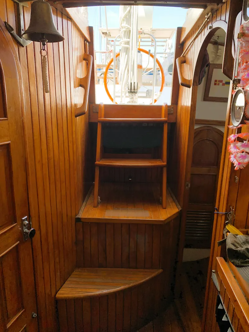 Slide: The Image of Robert Perry 41 Sloop 1979 - 62