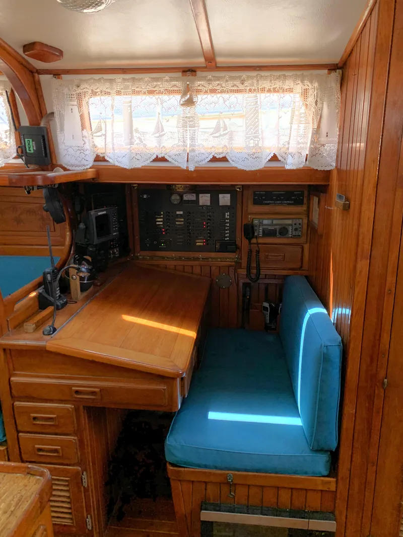 Slide: The Image of Robert Perry 41 Sloop 1979 - 70