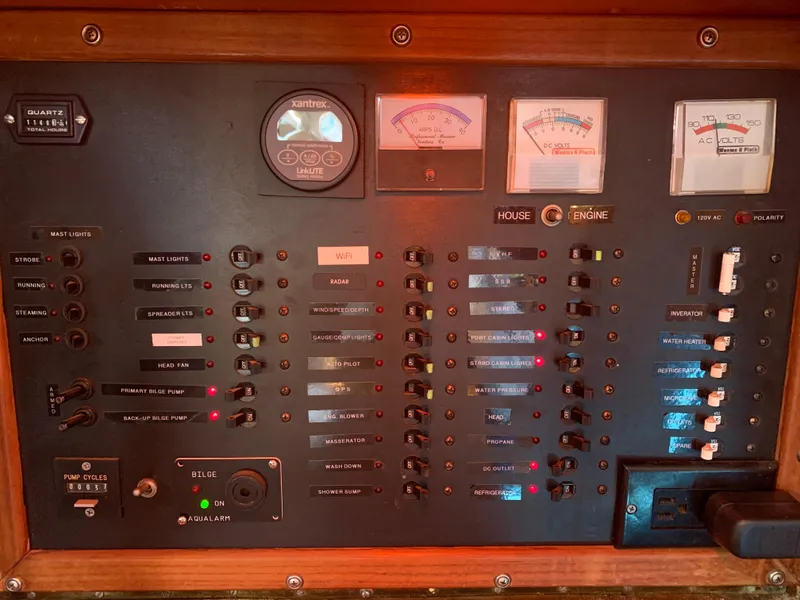 Slide: The Image of Robert Perry 41 Sloop 1979 - 72