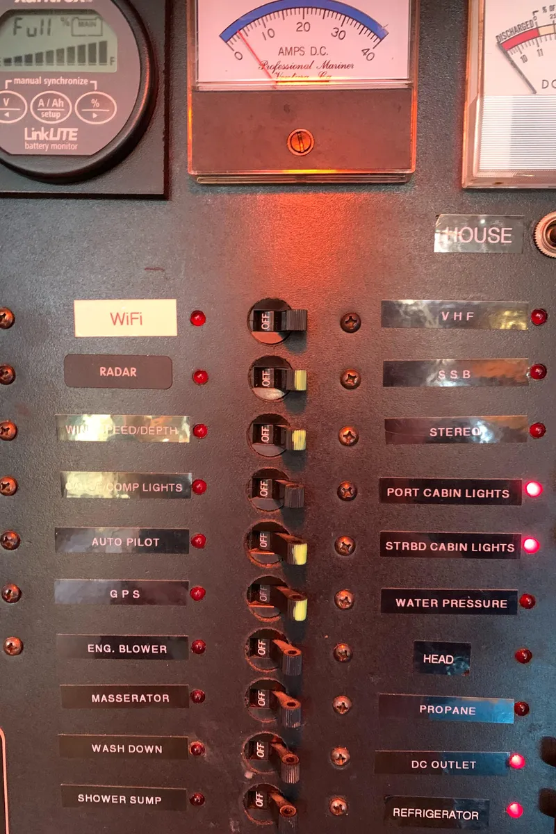 Slide: The Image of Robert Perry 41 Sloop 1979 - 76