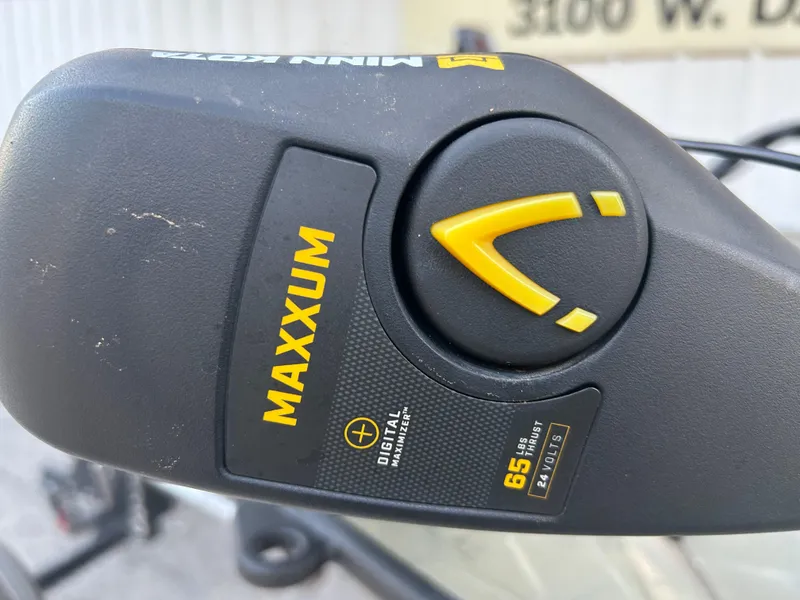 Slide: The Image of Minn Kota Maxxum trolling motor control on 2017 Tracker Grizzly 1654 MVX Sportsman. - 52