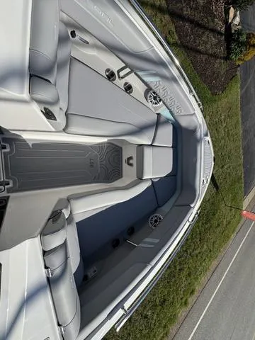 Slide: The Image of Regal LS6 2025 - 16