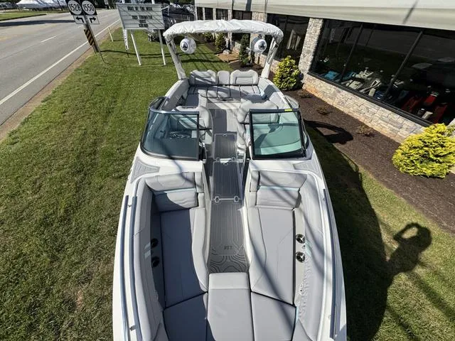 Slide: The Image of Regal LS6 2025 - 17