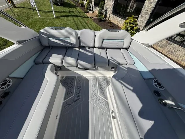 Slide: The Image of Regal LS6 2025 - 7