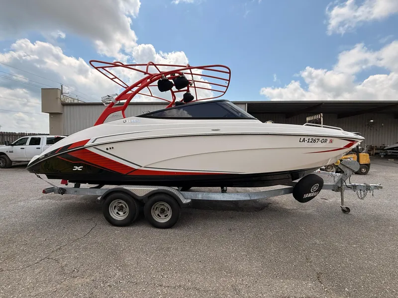 Slide: The Image of Yamaha 242X E-Series 2018 - 13