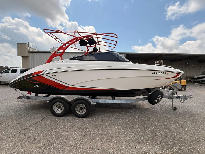 Slide: The Image of Yamaha 242X E-Series 2018 - 14