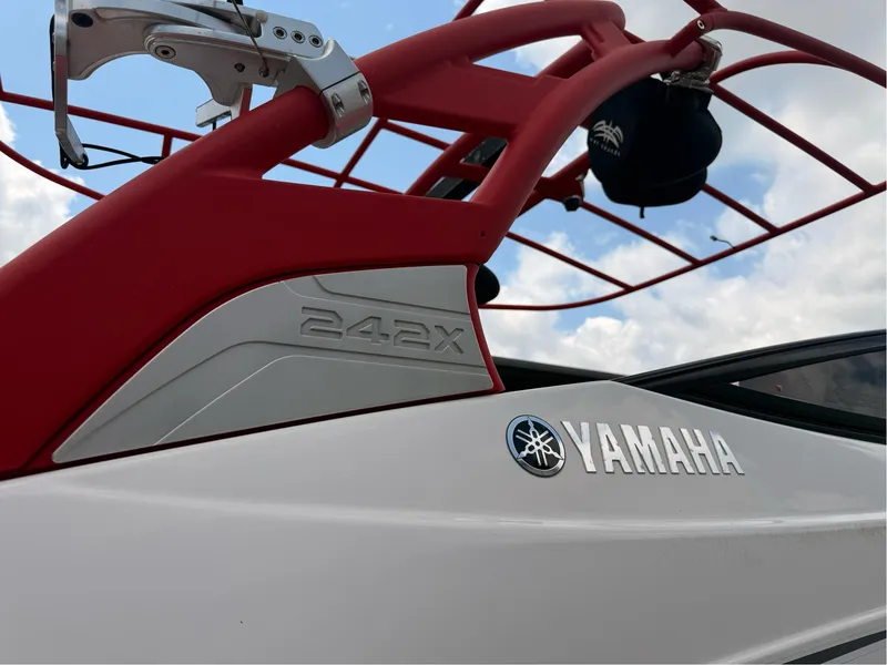 Slide: The Image of Yamaha 242X E-Series 2018 - 15