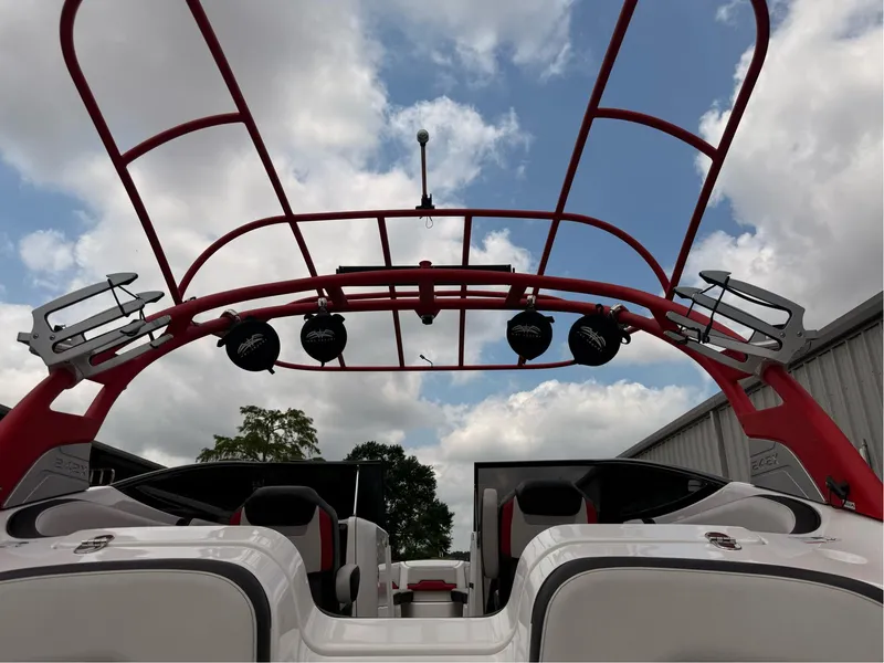 Slide: The Image of Yamaha 242X E-Series 2018 - 16