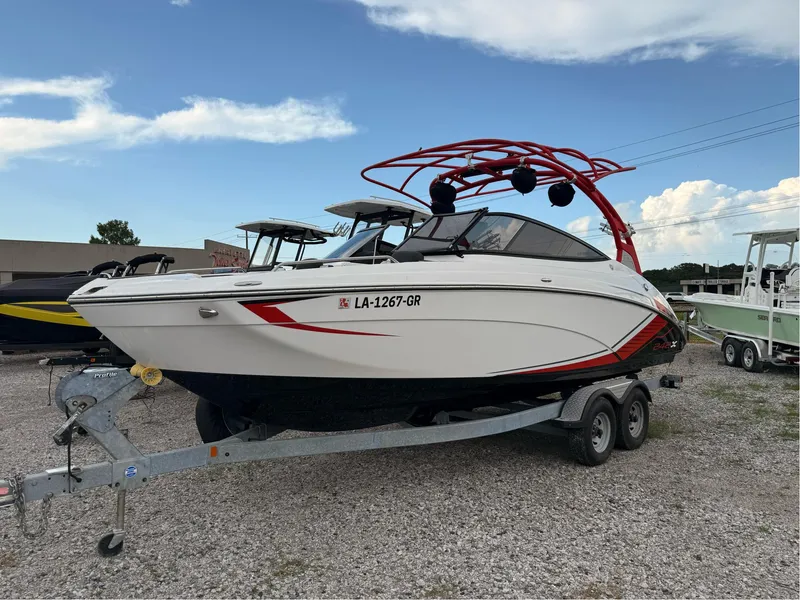 Slide: The Image of Yamaha 242X E-Series 2018 - 3