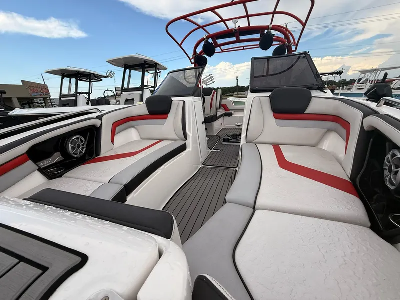 Slide: The Image of Yamaha 242X E-Series 2018 - 7