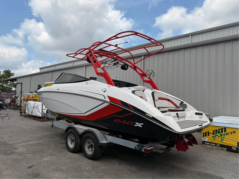 Slide: The Image of Yamaha 242X E-Series 2018 - 8